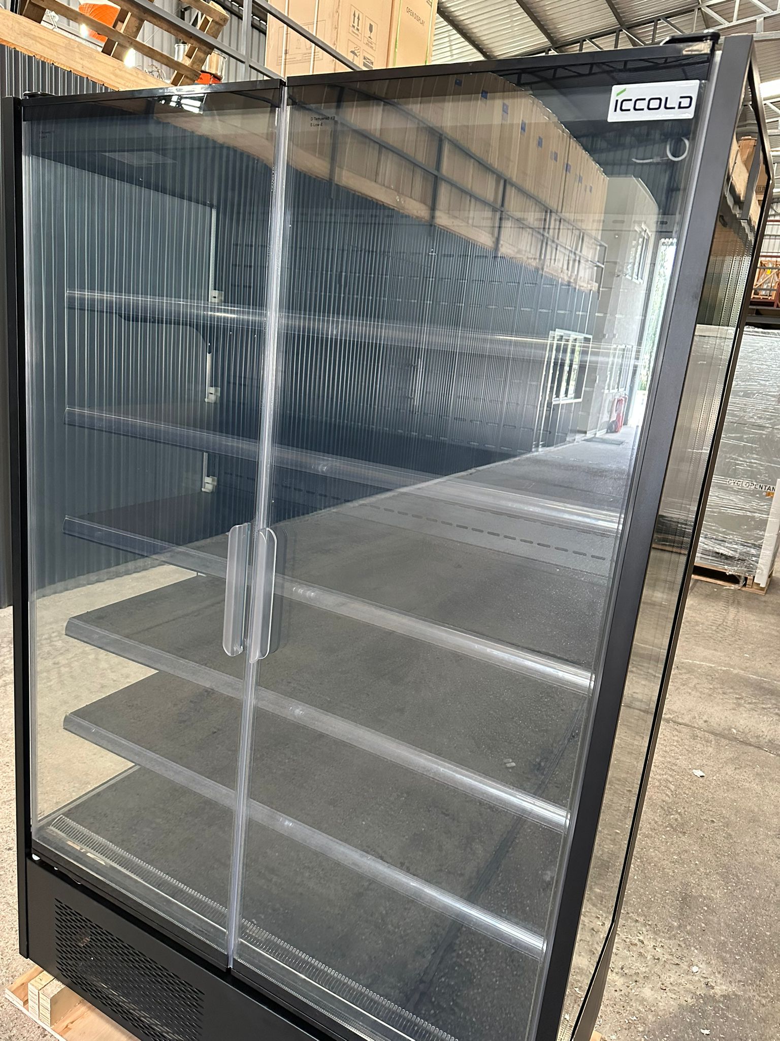 Vitrina Mural con Puertas ICCOLD